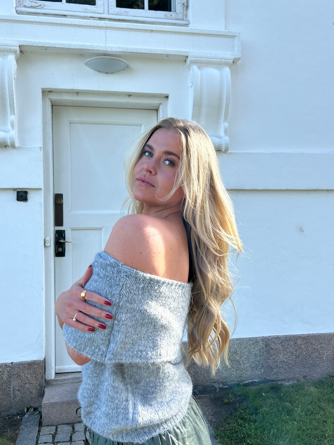 Off shoulder sweater - lysegrå