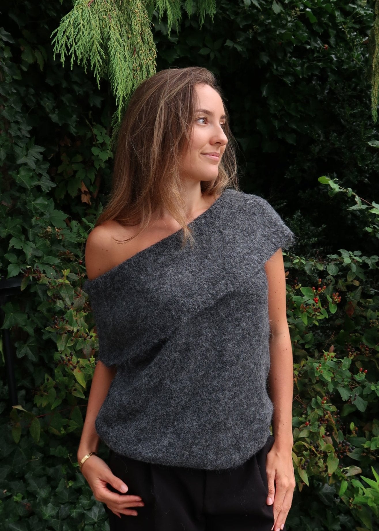 Off shoulder sweater - dark grey